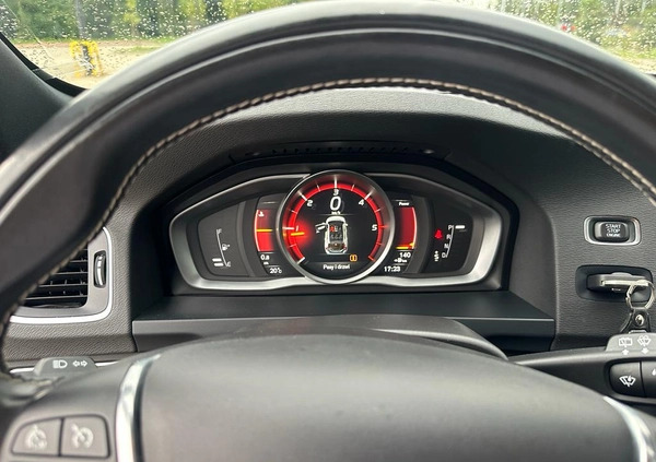 Volvo V60 cena 59800 przebieg: 182000, rok produkcji 2016 z Płock małe 781